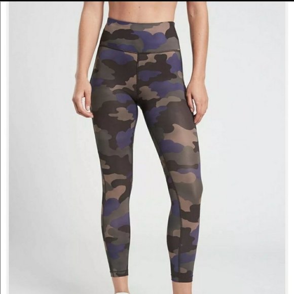 Athleta Pants - Athleta Ultimate Stash Pocket 7/8 Tights Camo